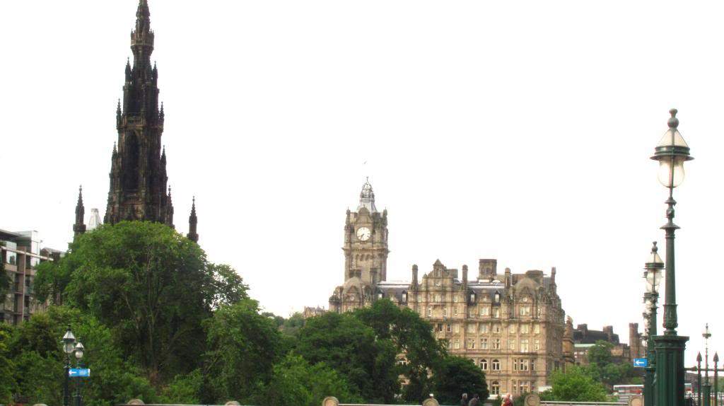 ai225.photobucket.com_albums_dd306_aserodio_Scotland_Edinburgh_IMG_4138_zpsccd6104a.jpg