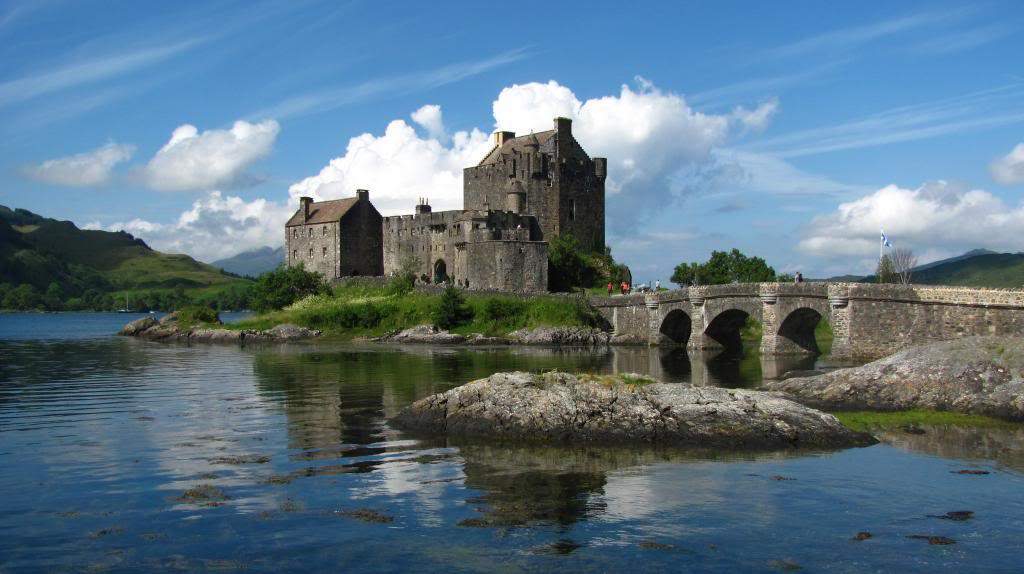 ai225.photobucket.com_albums_dd306_aserodio_Scotland_Eilean_20b56b6edc5be333ecc82d02dfd942234d.jpg