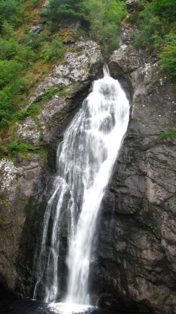 ai225.photobucket.com_albums_dd306_aserodio_Scotland_Fall_20of_20Foyers_IMG_3321_zpsdb35d14a.jpg