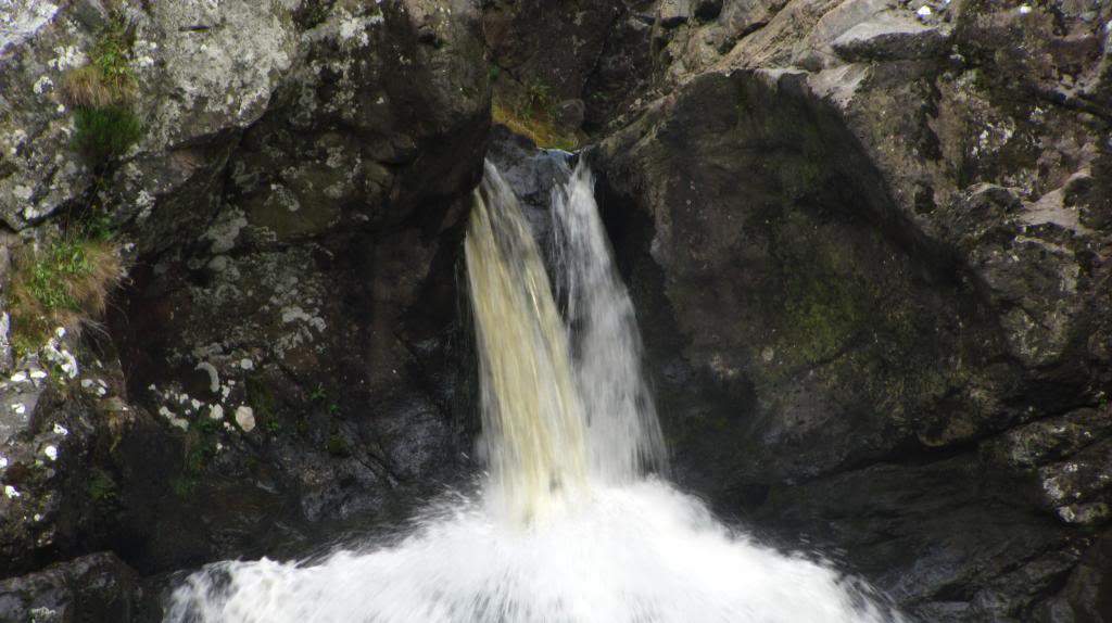 ai225.photobucket.com_albums_dd306_aserodio_Scotland_Fall_20of_20Foyers_IMG_3330_zpsf28cfb32.jpg