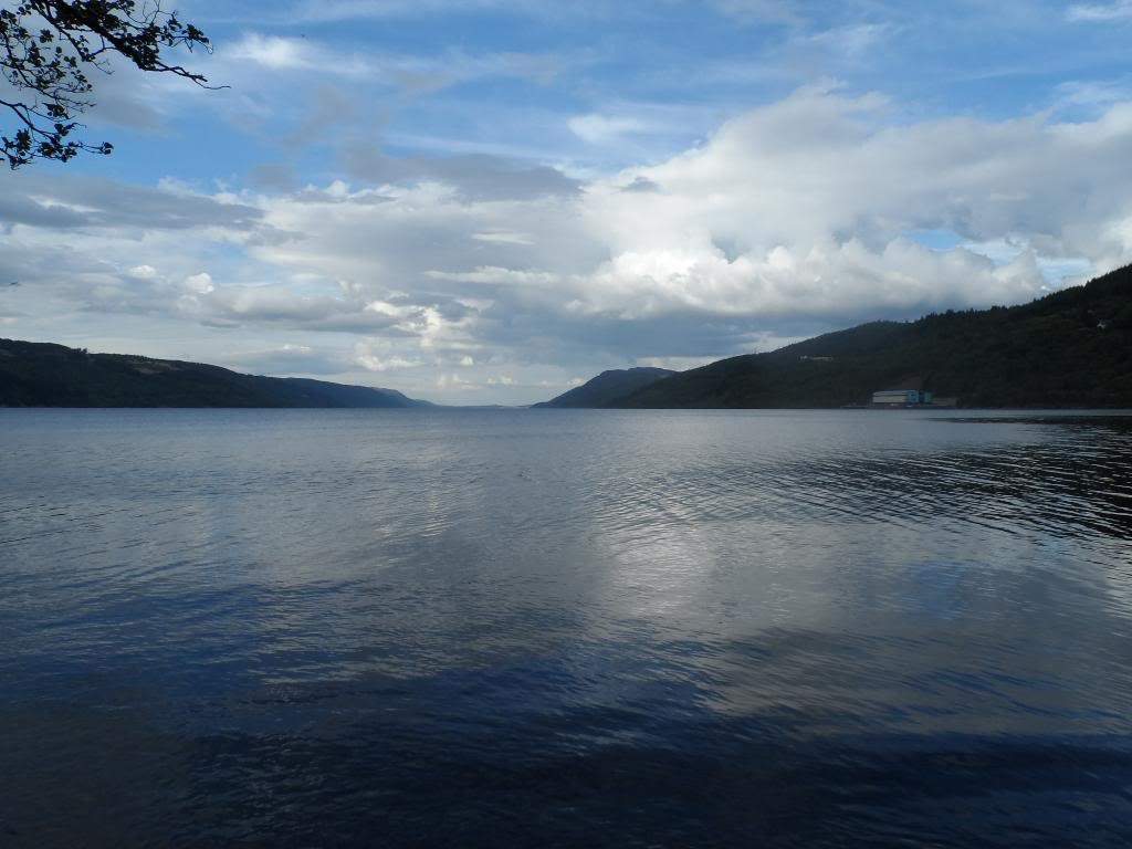 ai225.photobucket.com_albums_dd306_aserodio_Scotland_Fall_20of_20Foyers_SAM_0254_zps21f21a2d.jpg