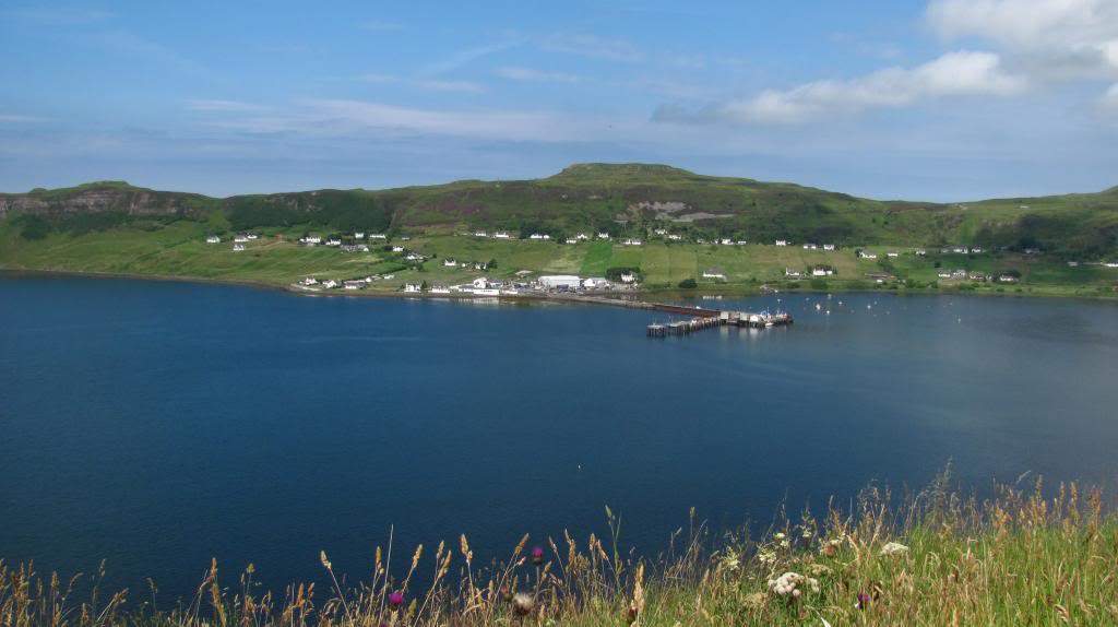 ai225.photobucket.com_albums_dd306_aserodio_Scotland_Isle_20of_20Skye_Uig_IMG_3825_zps7385021a.jpg