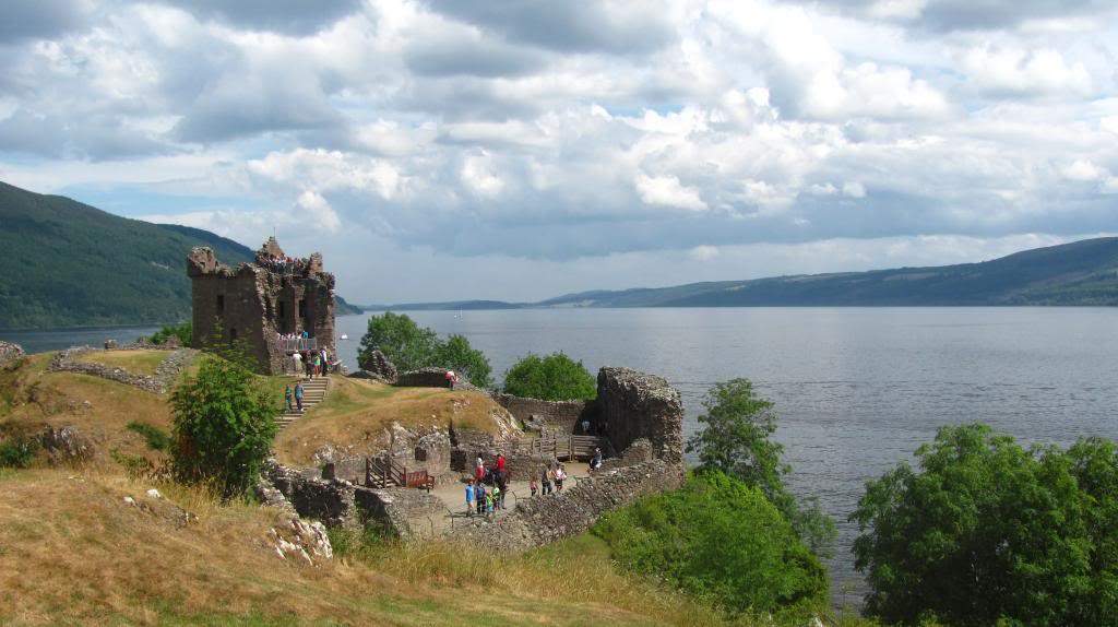 ai225.photobucket.com_albums_dd306_aserodio_Scotland_Urquhart_20Castle_IMG_3214_zpsae54f590.jpg