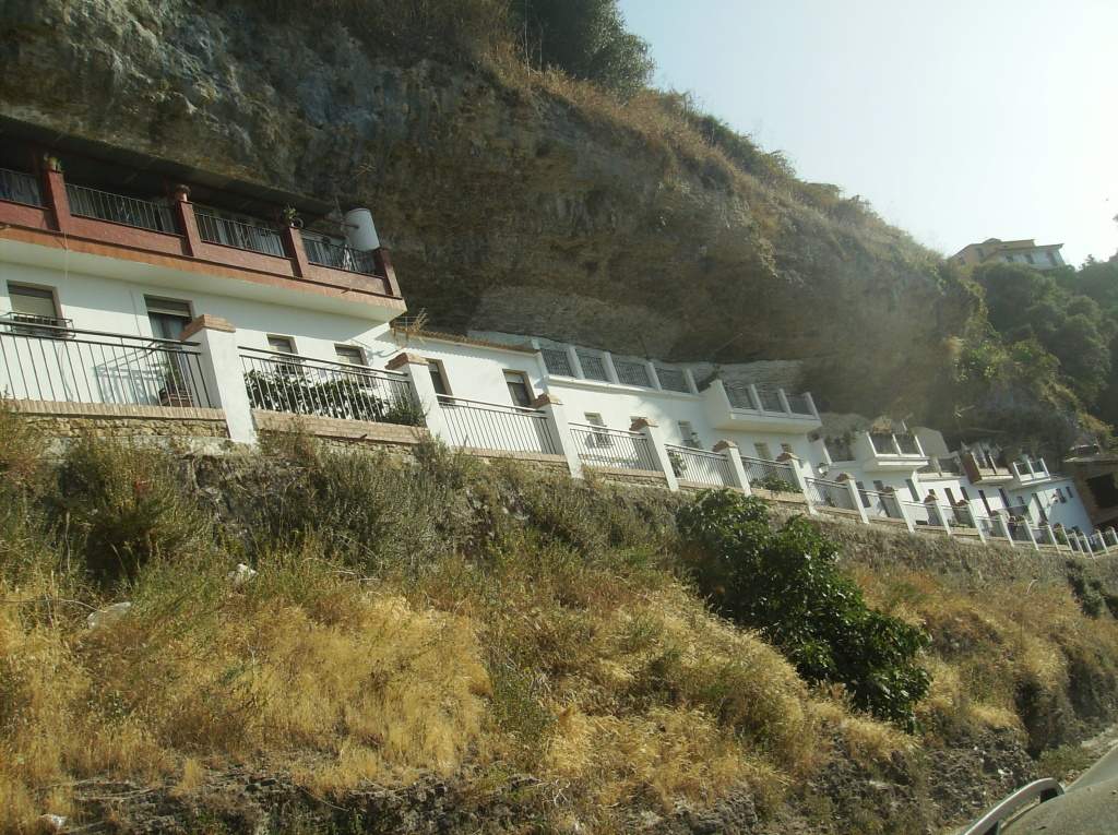 ai225.photobucket.com_albums_dd306_aserodio_SETENIL_20DE_20LAS_20BODEGAS_FRIAS2012452.jpg