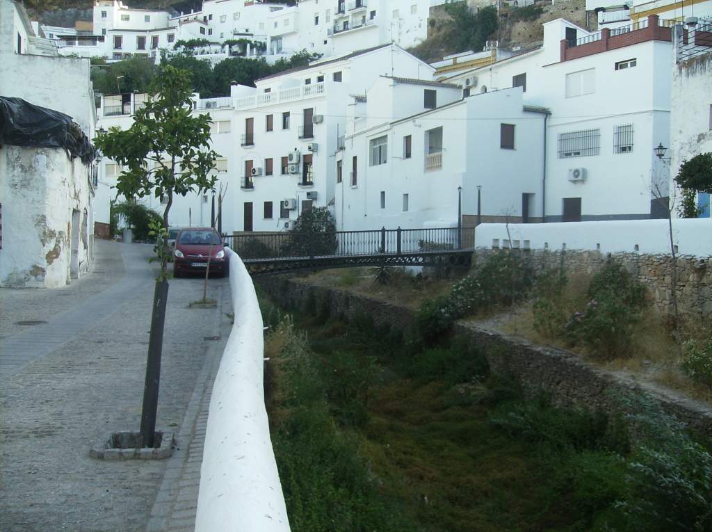 ai225.photobucket.com_albums_dd306_aserodio_SETENIL_20DE_20LAS_20BODEGAS_FRIAS2012464.jpg