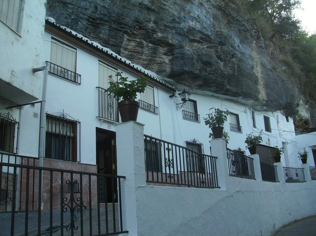 ai225.photobucket.com_albums_dd306_aserodio_SETENIL_20DE_20LAS_20BODEGAS_FRIAS2012504.jpg