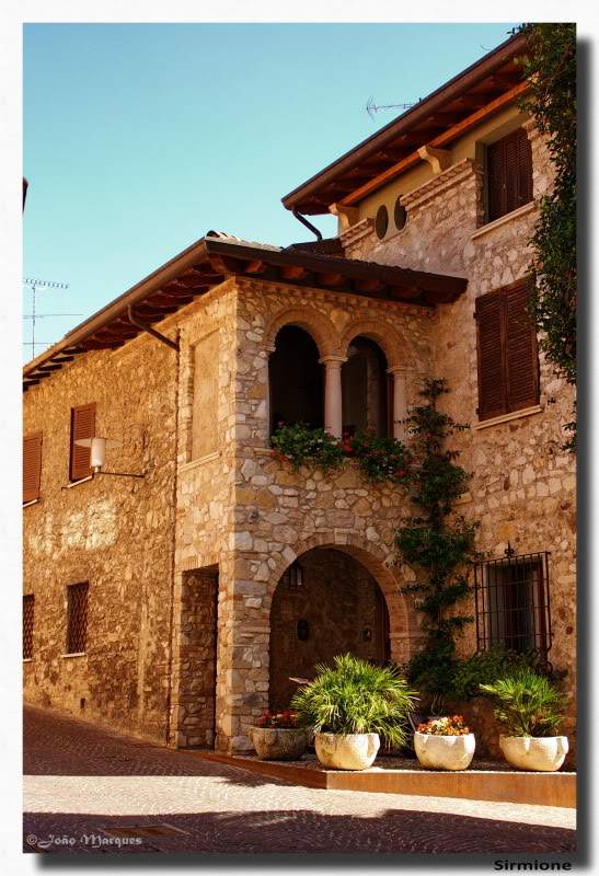 ai225.photobucket.com_albums_dd86_JJPPMM_7376_Sirmione.jpg