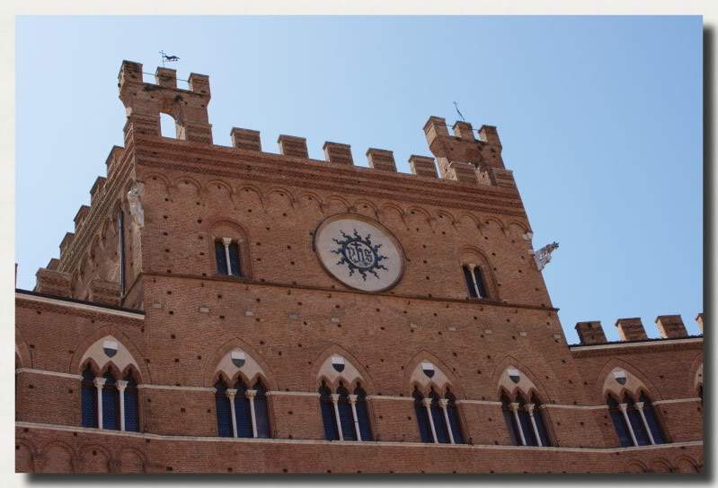 ai225.photobucket.com_albums_dd86_JJPPMM_8485_Siena.jpg