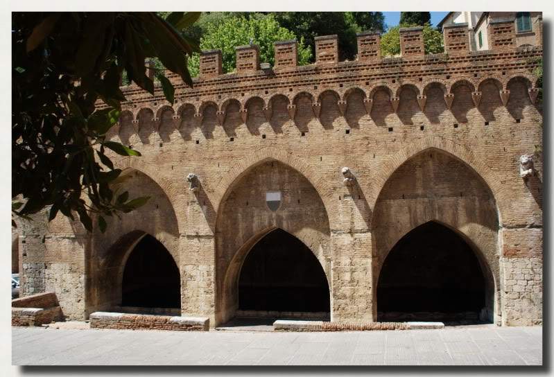 ai225.photobucket.com_albums_dd86_JJPPMM_8573_Siena.jpg