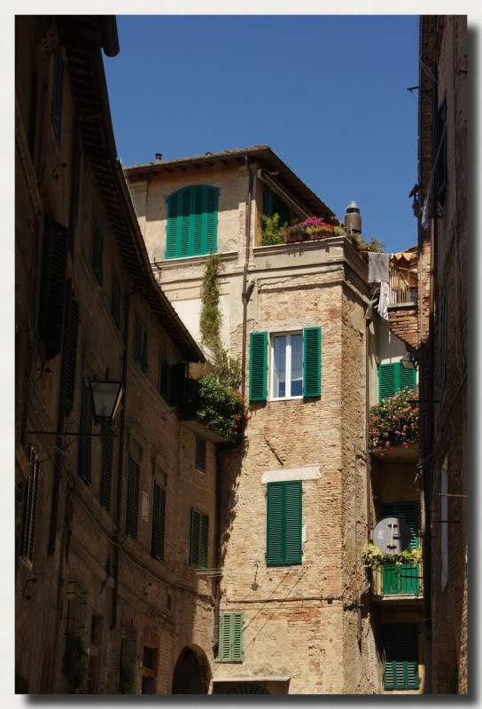 ai225.photobucket.com_albums_dd86_JJPPMM_8578_Siena.jpg