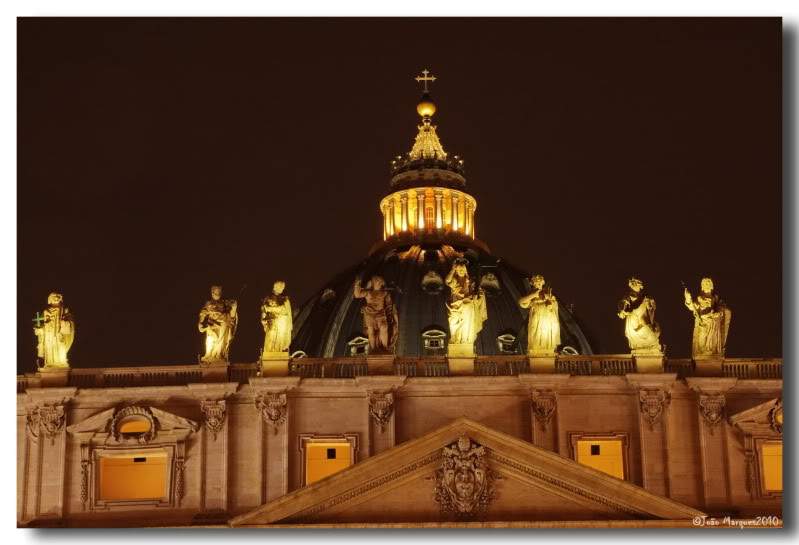 ai225.photobucket.com_albums_dd86_JJPPMM_BasilicaNoite14.jpg