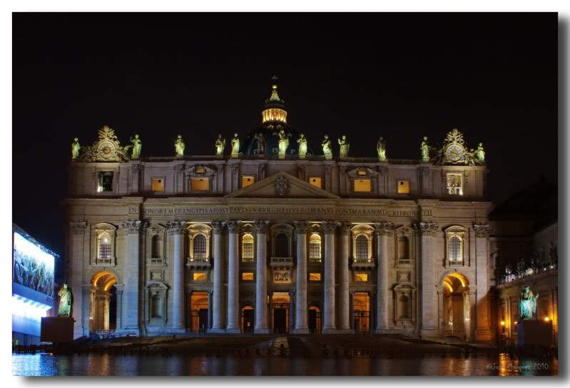 ai225.photobucket.com_albums_dd86_JJPPMM_BasilicaNoite2.jpg