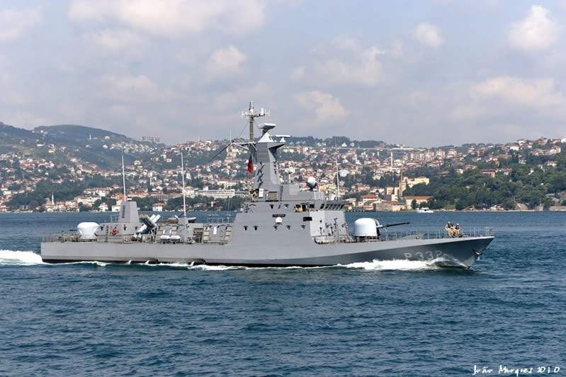ai225.photobucket.com_albums_dd86_JJPPMM_Istambul_Bosforo45.jpg