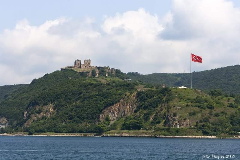 ai225.photobucket.com_albums_dd86_JJPPMM_Istambul_Bosforo9.jpg