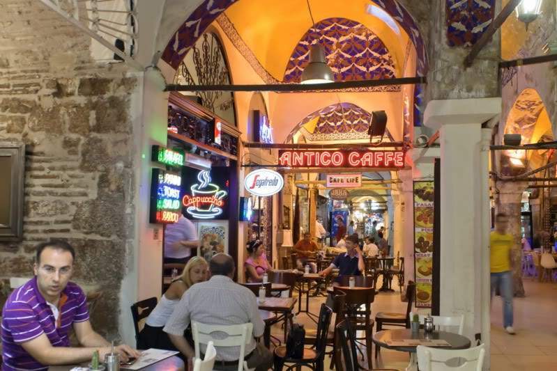 ai225.photobucket.com_albums_dd86_JJPPMM_Istambul_GBazar1.jpg