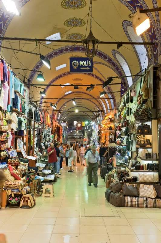 ai225.photobucket.com_albums_dd86_JJPPMM_Istambul_GBazar3.jpg