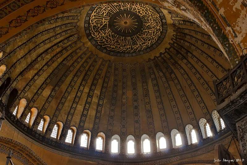 ai225.photobucket.com_albums_dd86_JJPPMM_Istambul_HagiaSophia13.jpg