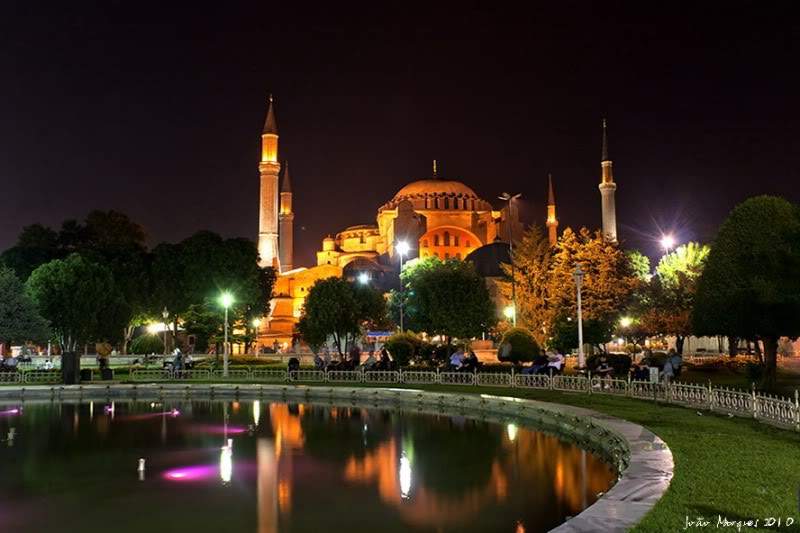 ai225.photobucket.com_albums_dd86_JJPPMM_Istambul_HagiaSophia2.jpg