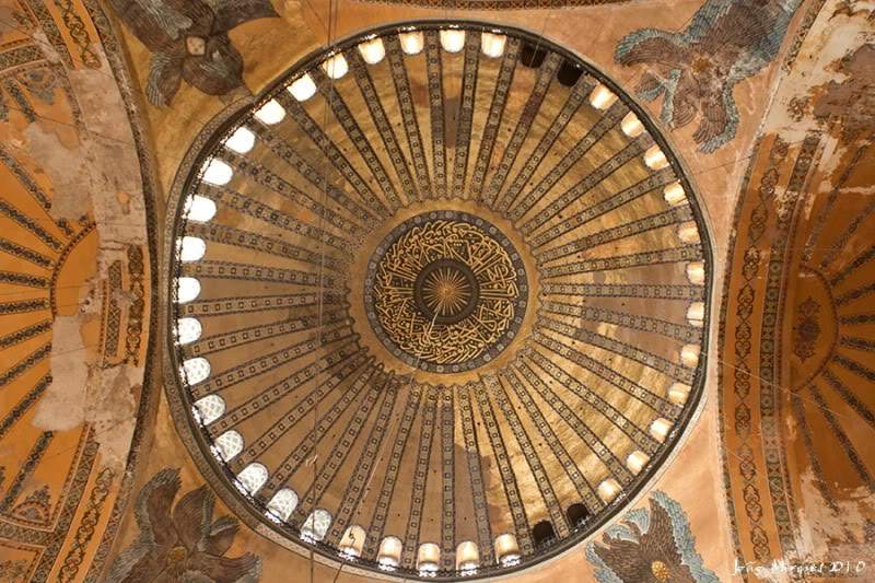 ai225.photobucket.com_albums_dd86_JJPPMM_Istambul_HagiaSophia2_1.jpg