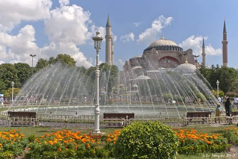 ai225.photobucket.com_albums_dd86_JJPPMM_Istambul_HagiaSophia35.jpg
