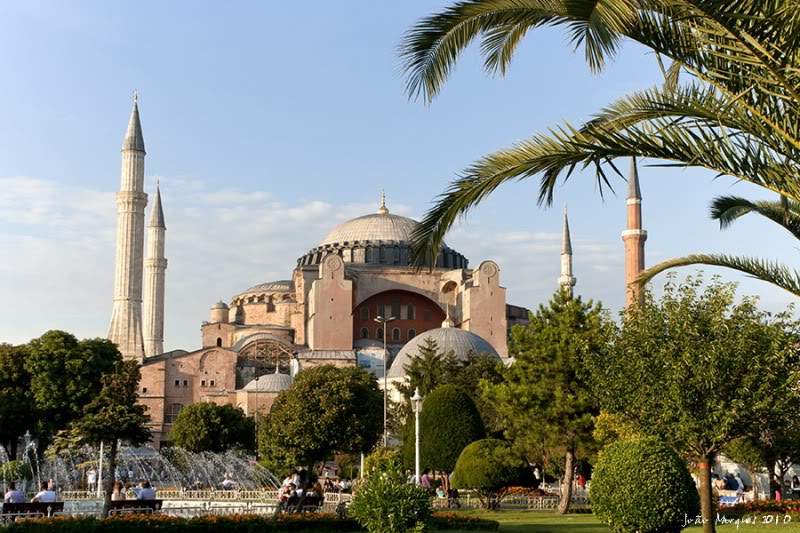 ai225.photobucket.com_albums_dd86_JJPPMM_Istambul_HagiaSophia_1.jpg