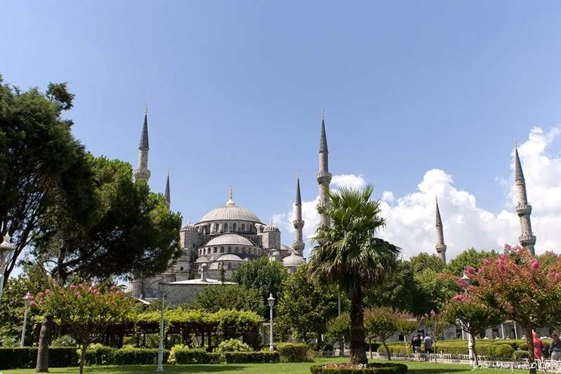 ai225.photobucket.com_albums_dd86_JJPPMM_Istambul_MesquitaAzul1.jpg