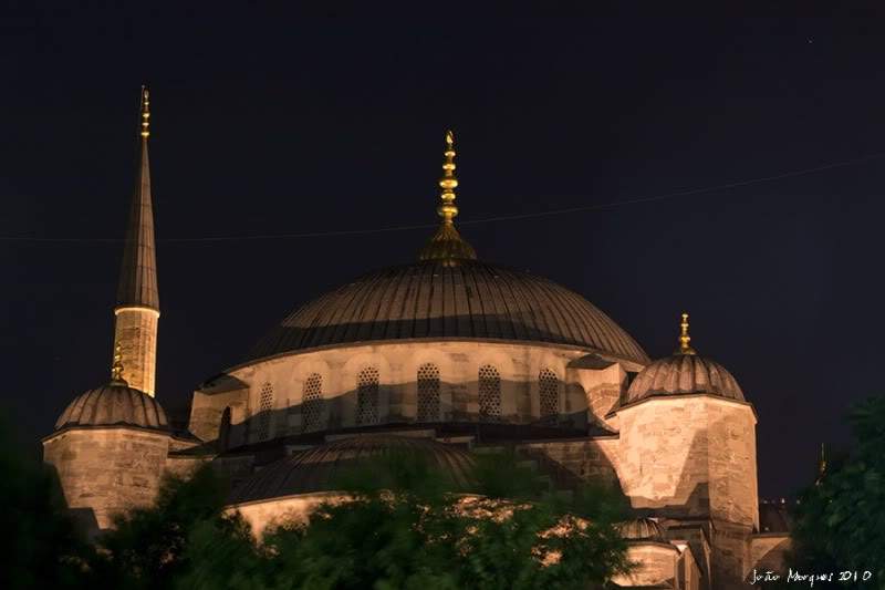 ai225.photobucket.com_albums_dd86_JJPPMM_Istambul_MesquitaAzulNoite2.jpg