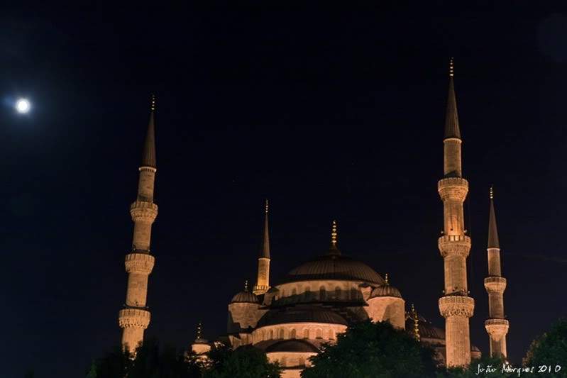 ai225.photobucket.com_albums_dd86_JJPPMM_Istambul_MesquitaAzulNoite4.jpg