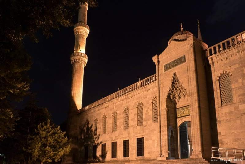 ai225.photobucket.com_albums_dd86_JJPPMM_Istambul_MesquitaAzulNoite_6.jpg
