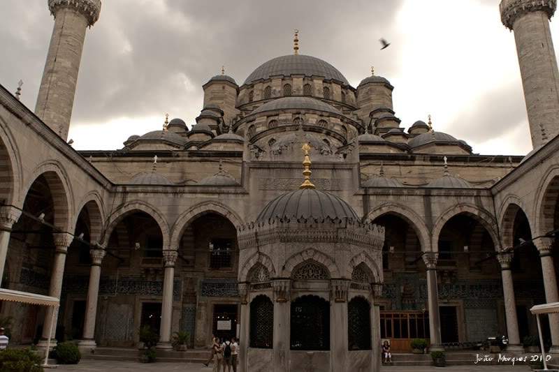 ai225.photobucket.com_albums_dd86_JJPPMM_Istambul_MesquitaNova1.jpg