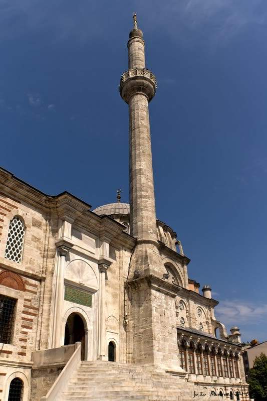 ai225.photobucket.com_albums_dd86_JJPPMM_Istambul_MesquitaTulipa1.jpg