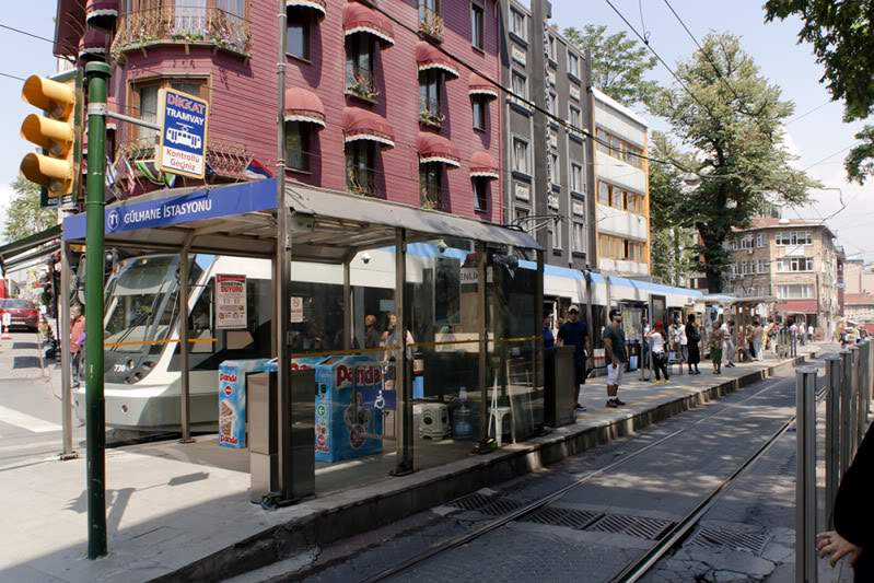 ai225.photobucket.com_albums_dd86_JJPPMM_Istambul_Metro.jpg