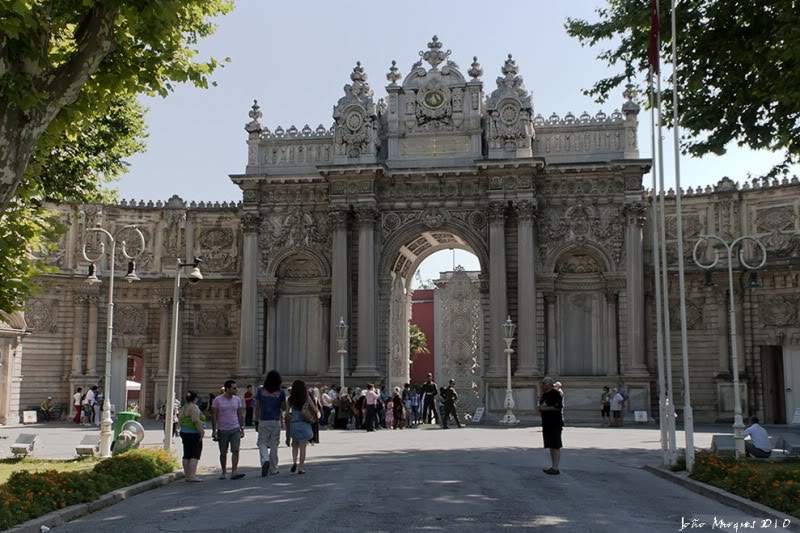 ai225.photobucket.com_albums_dd86_JJPPMM_Istambul_PalacioDholma.jpg