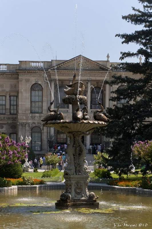 ai225.photobucket.com_albums_dd86_JJPPMM_Istambul_PalacioDholma14.jpg
