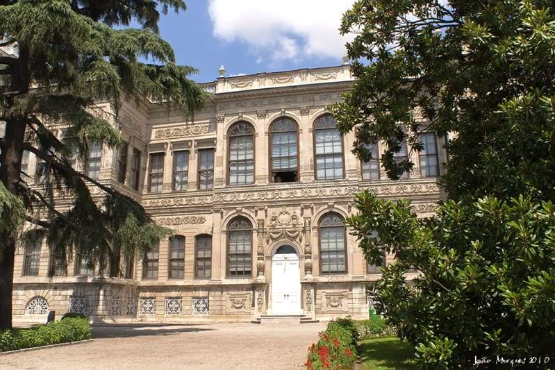 ai225.photobucket.com_albums_dd86_JJPPMM_Istambul_PalacioDholma16.jpg