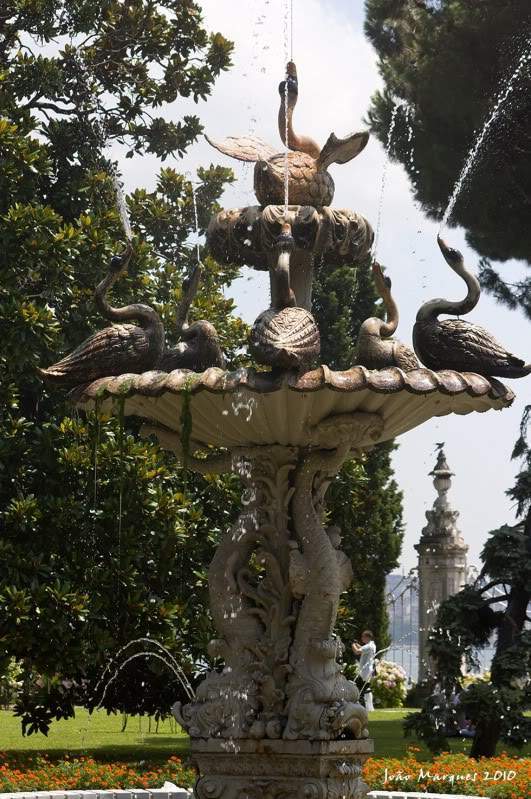 ai225.photobucket.com_albums_dd86_JJPPMM_Istambul_PalacioDholma7.jpg