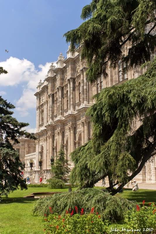 ai225.photobucket.com_albums_dd86_JJPPMM_Istambul_PalacioDholma8.jpg
