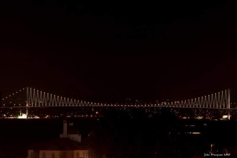 ai225.photobucket.com_albums_dd86_JJPPMM_Istambul_ponte.jpg