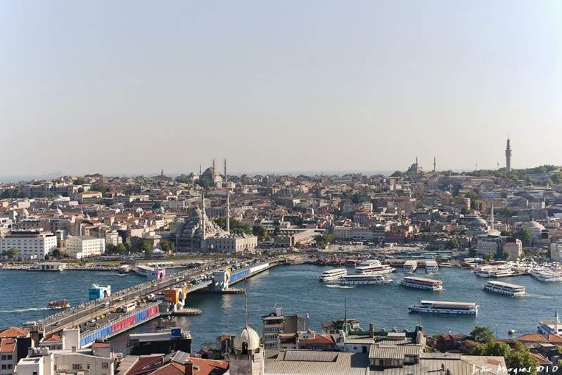 ai225.photobucket.com_albums_dd86_JJPPMM_Istambul_ponteCornoDoiro.jpg