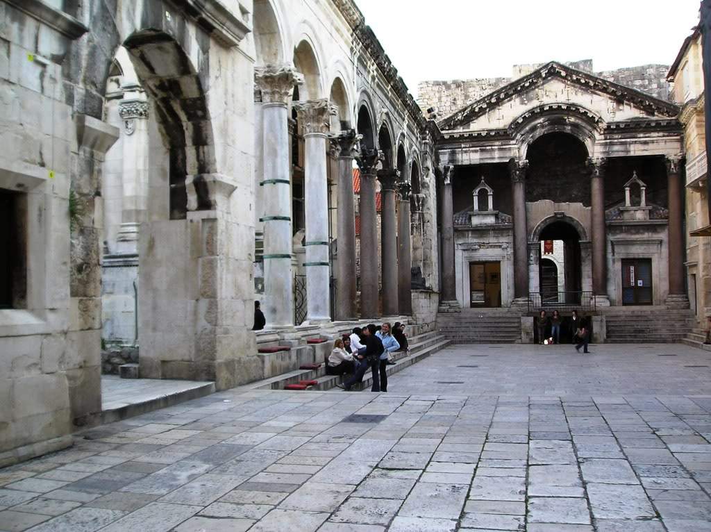ai272.photobucket.com_albums_jj176_fmribeiro_Split008.jpg
