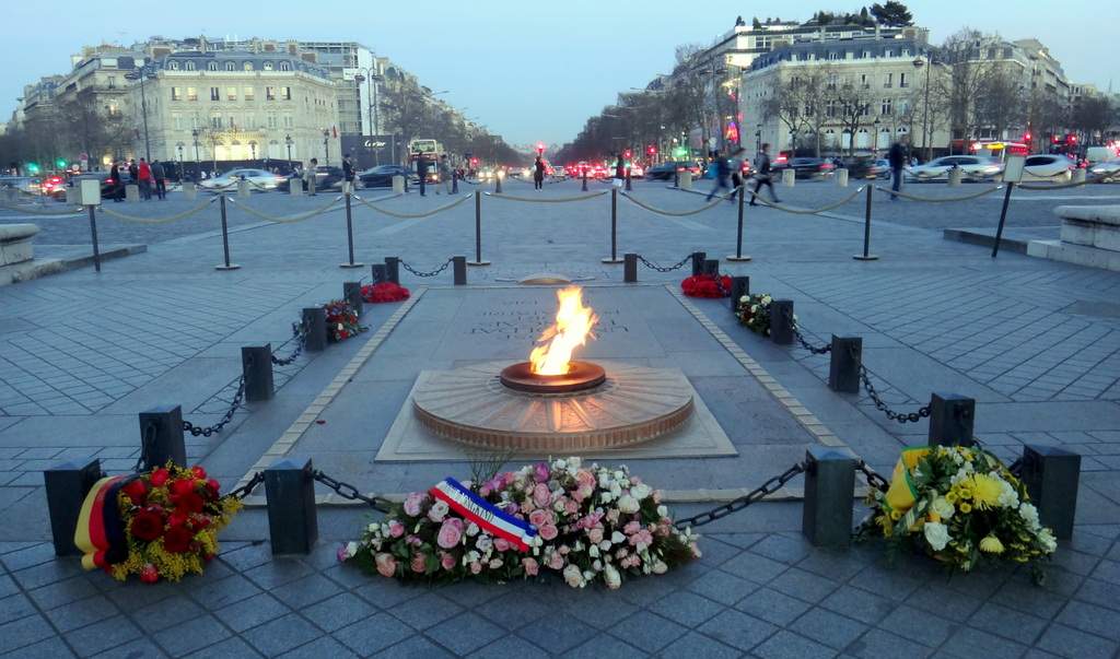 ai288.photobucket.com_albums_ll199_lipept_Paris_DSC09215_zpsaymw6eqa.jpg