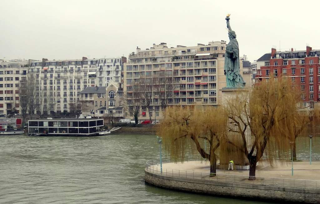 ai288.photobucket.com_albums_ll199_lipept_Paris_DSC09232_zpshrseqf15.jpg