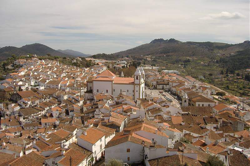 ai295.photobucket.com_albums_mm128_nunofneves_Portal_Alentejo1109.jpg