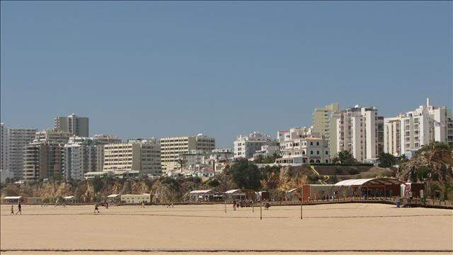 ai295.photobucket.com_albums_mm128_nunofneves_Portal_PraiadaRocha_640x360.jpg