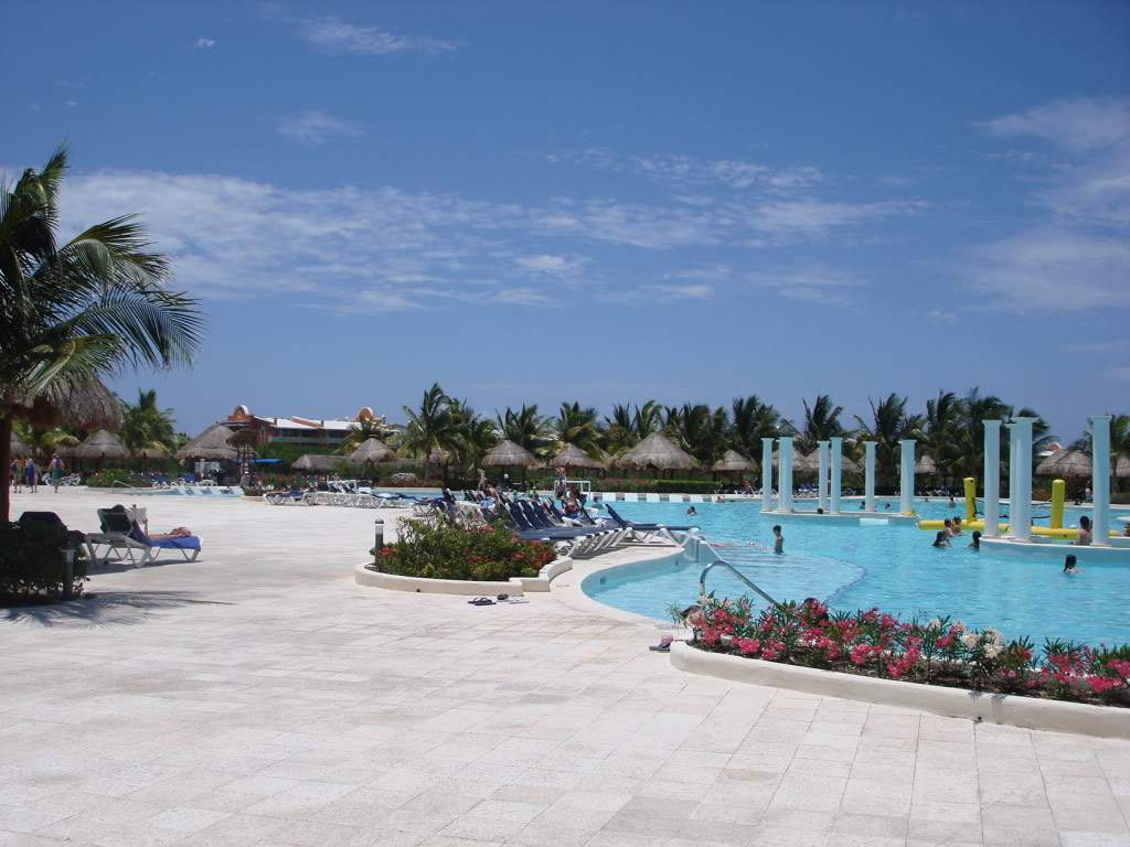 ai309.photobucket.com_albums_kk369_nclau2006_DSC02199.jpg