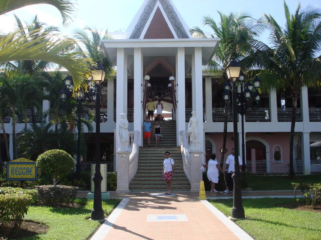 ai309.photobucket.com_albums_kk369_nclau2006_DSC04675.jpg