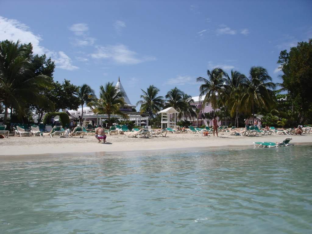 ai309.photobucket.com_albums_kk369_nclau2006_DSC04688.jpg