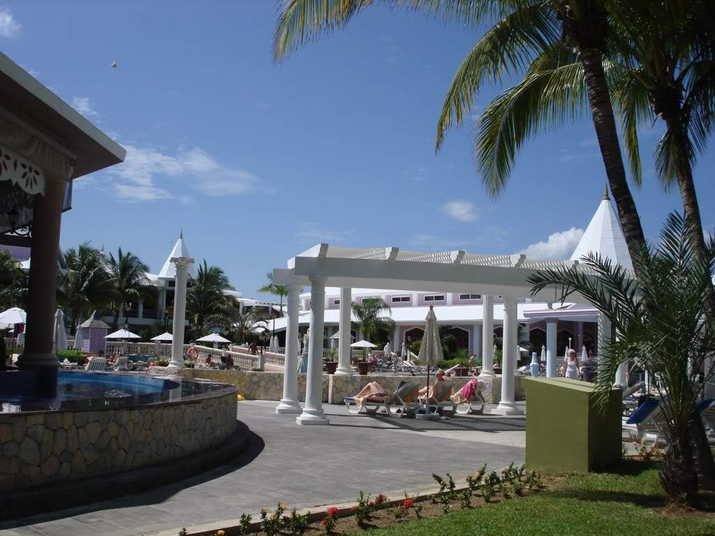 ai309.photobucket.com_albums_kk369_nclau2006_DSC04722.jpg
