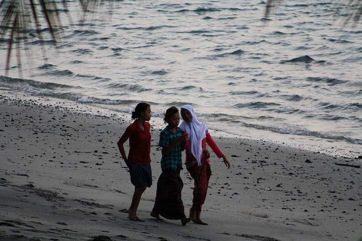 ai322.photobucket.com_albums_nn423_gfrz_Indonesia_JK_IMG_4356.jpg