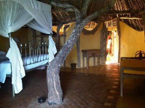 ai322.photobucket.com_albums_nn423_gfrz_Indonesia_the_temple_lodge_suite.jpg